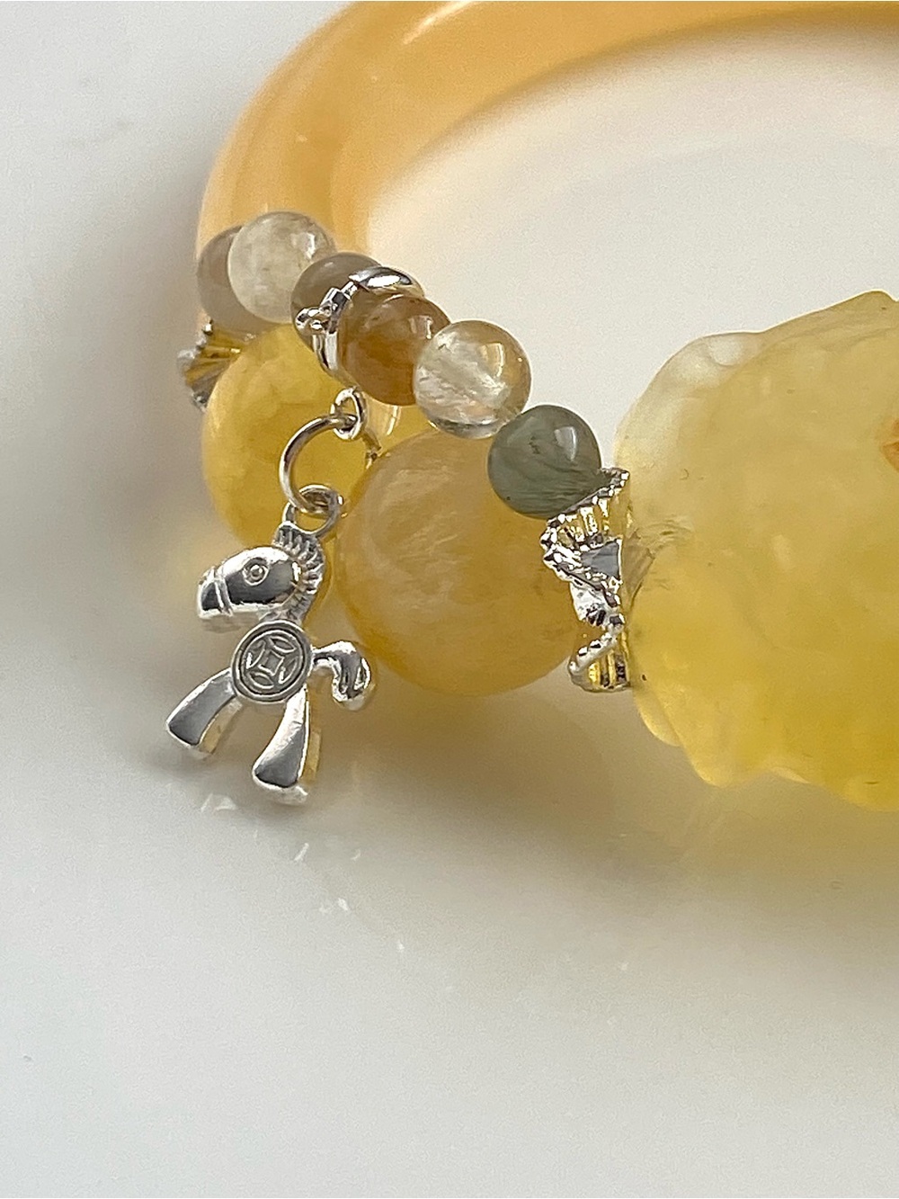 B193-Handmade Citrine Half Bangle And Yellow Fluorite Carved Lion With Tassel - Picture 4 of 9